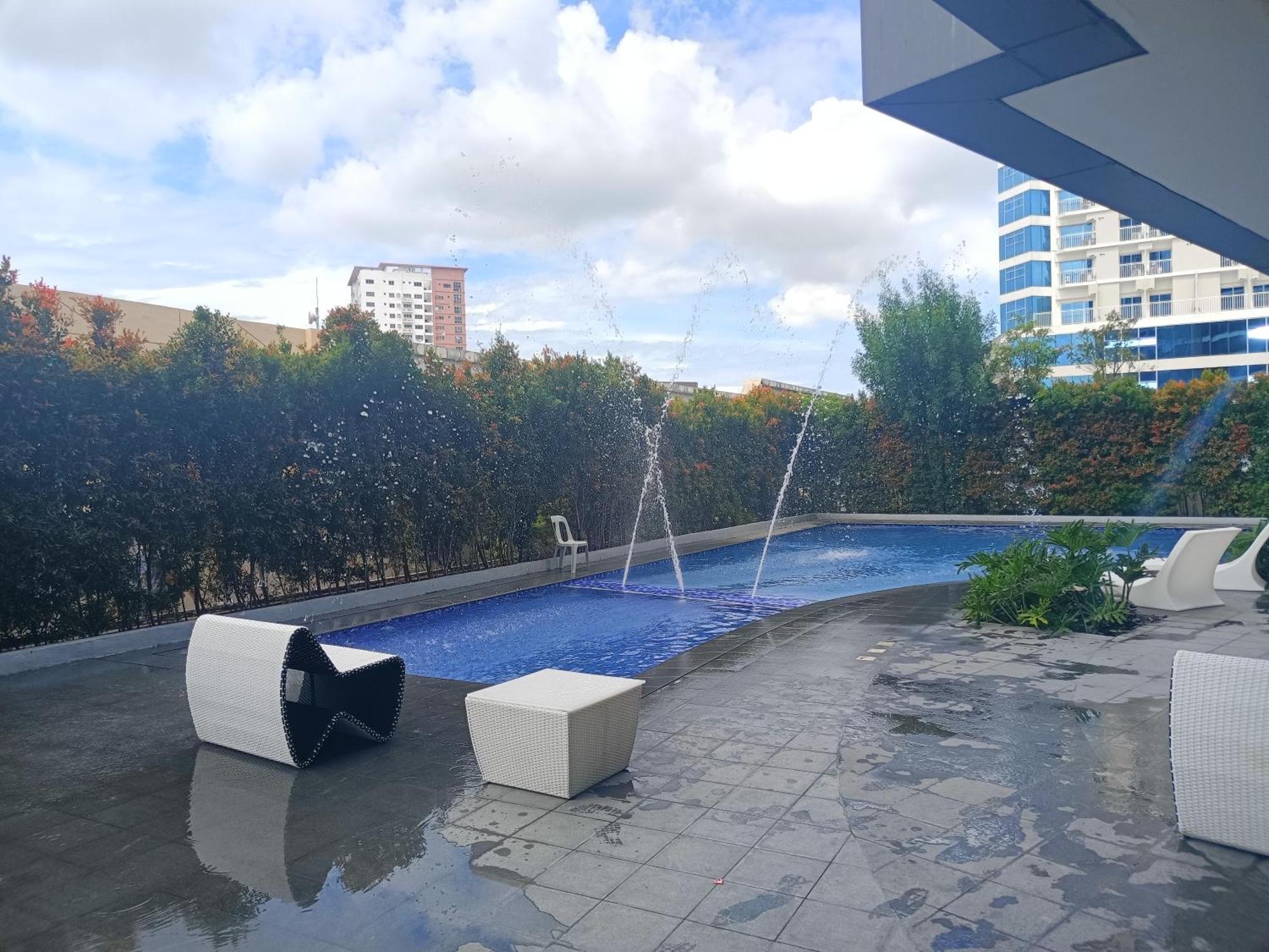 Aeontower Suites&Hotel By Cmc Davao Stadt Exterior foto